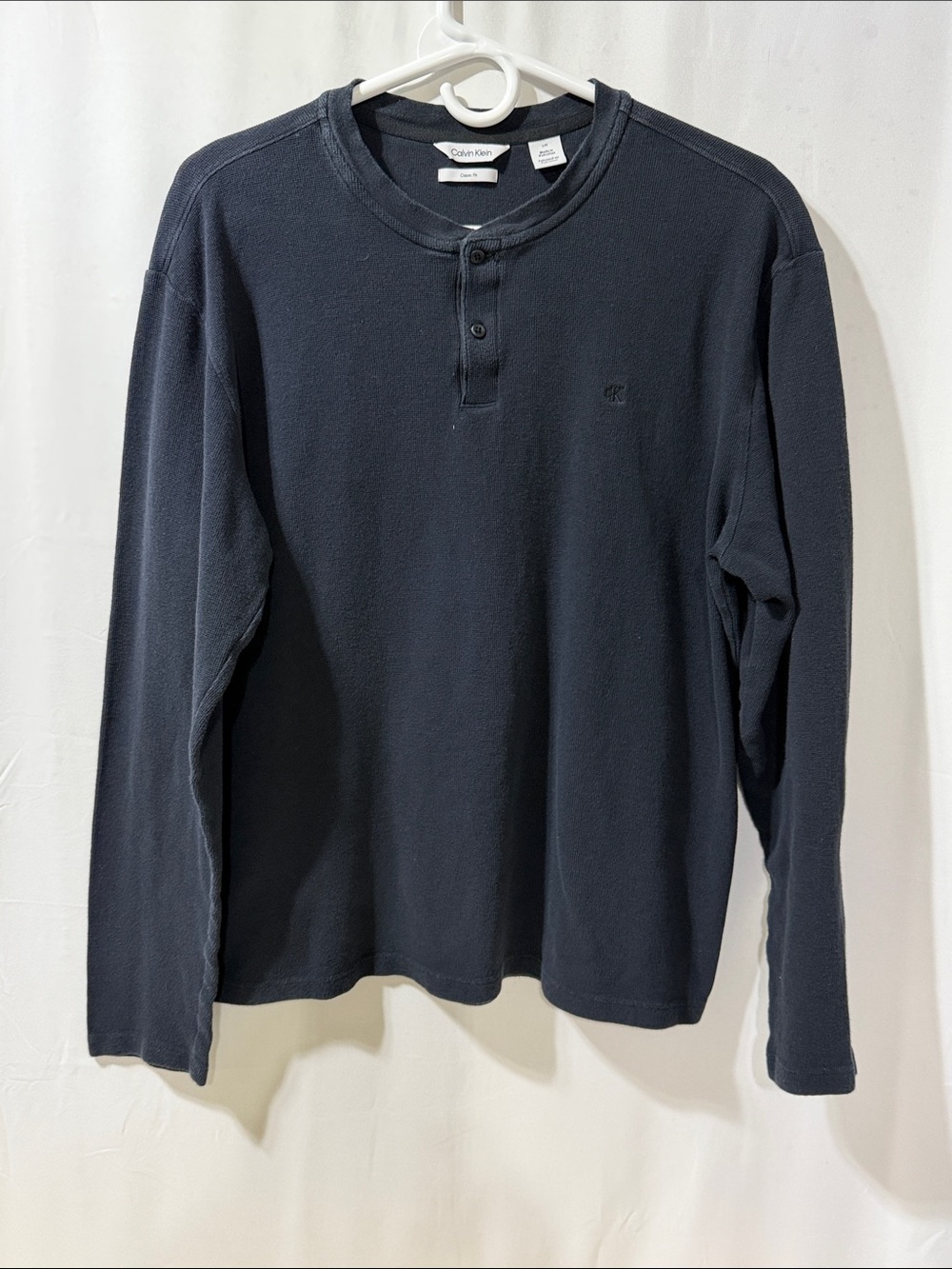 Calvin Klein Long-Sleeve Henley Shirt in Navy